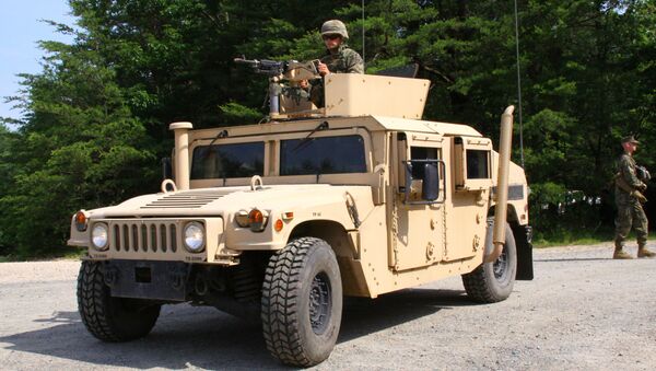 Военные джипы Hummer США. Архивное фото