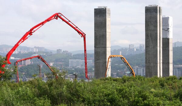 Строительство моста на остров Русский идет во Владивостоке
