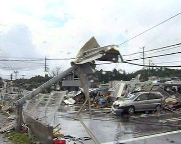 Тайфун Мелор превратил японские города в руины 