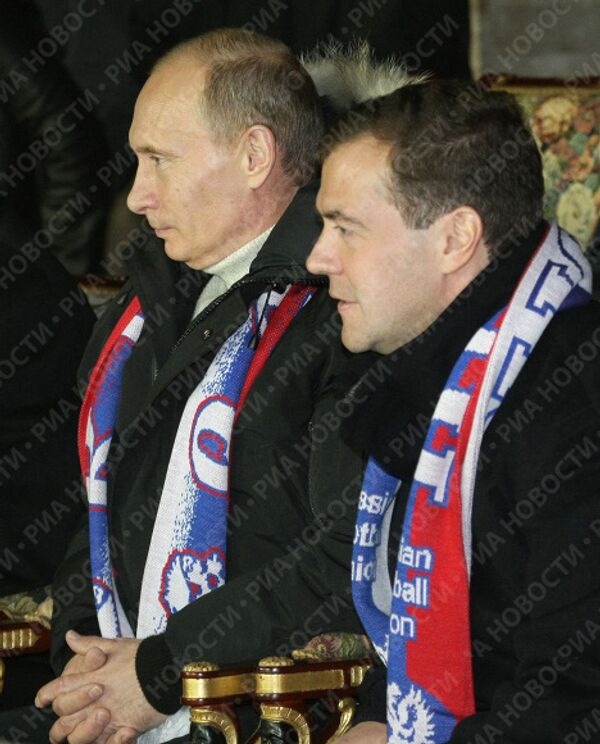 Председатель правительства РФ Владимир Путин и президент РФ Дмитрий Медведев