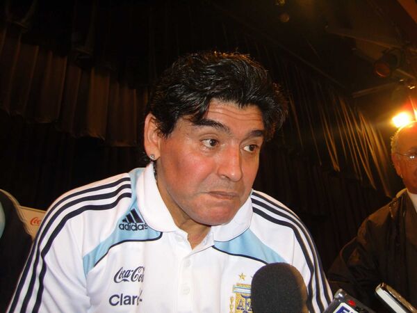 Главный тренер сборной Аргентины по футболу назвал чудом победу со счетом 2:1 над командой Перу в отборочном матче ЧМ-2010