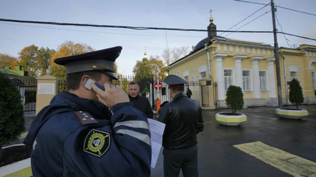 На улицах, прилегающих к Ваганьковскому кладбищу, усилены меры безопасности в связи с похоронами Вячеслава Иванькова