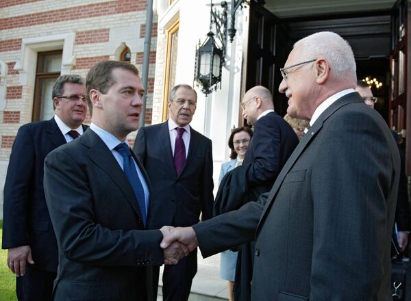 Президент РФ Дмитрий Медведев и президент Чешской Республики Вацлав Клаус