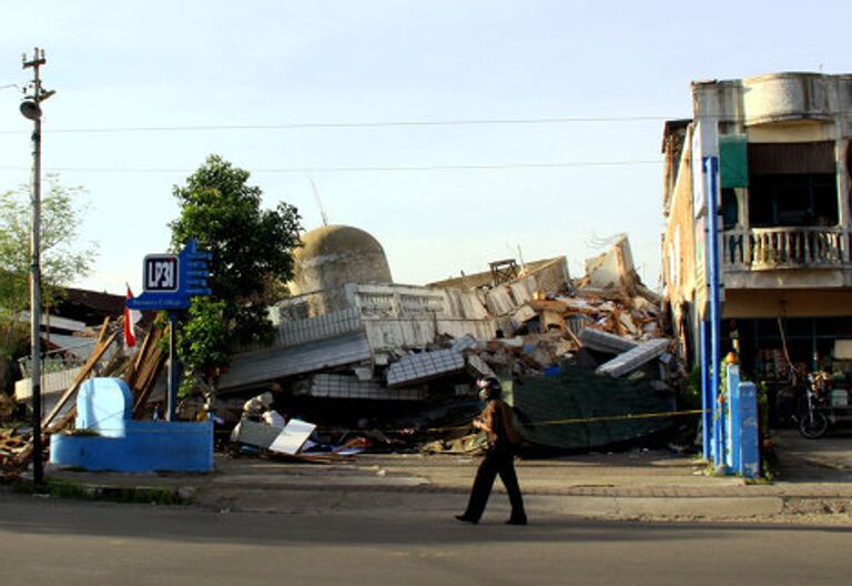 Последствия землетрясения в городе Паданг