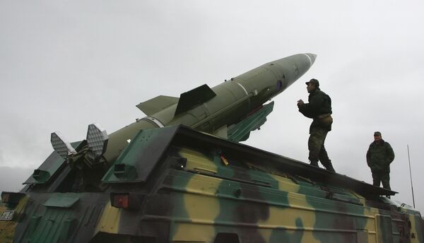 Пуск тактической ракеты Точка -У на военном полигоне в Калининградской области