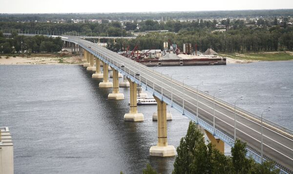 Мост через Волгу в Волгограде. Архив