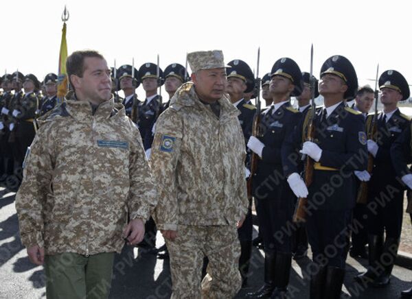 Президент Д.Медведев прибыл в Казахстан для наблюдения за учениями ОДКБ Взаимодействие- 2009 в Казахстане