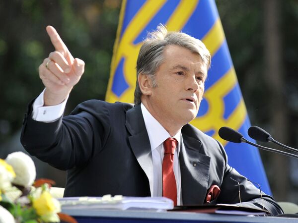 Ющенко обещает заставить правительство повысить пенсии и зарплаты