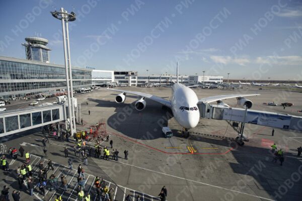 Презентация пассажирского лайнера Airbus A380 в аэропорту Домодедово