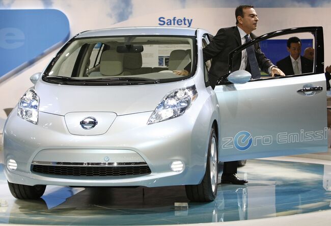 Nissan начнет производство электромобилей Leaf в 2013 году