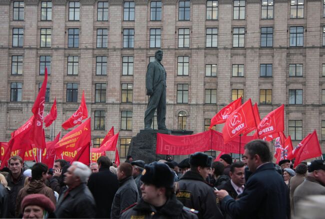 Митинг на Триумфальной площади. Архив