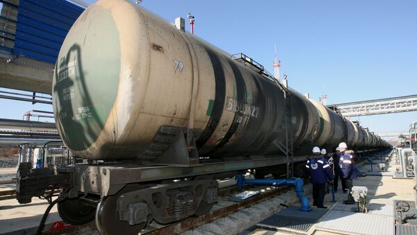 Экспортная пошлина на нефть в РФ снизится почти на $10 - до $231,2