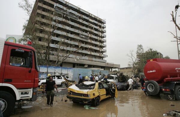 Два автомобиля взорваны у здания канцелярии губернатора Багдада и министерства юстиции Ирака