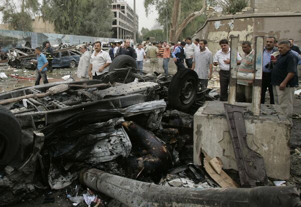 Два автомобиля взорваны у здания канцелярии губернатора Багдада и министерства юстиции Ирака