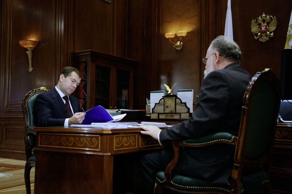 Встреча президента РФ Дмитрия Медведева с председателем Центральной избирательной комиссии РФ Владимиром Чуровым