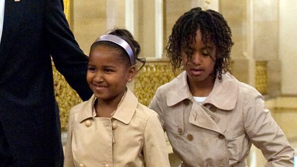 Дочери президента США Барака Обамы - Малия и Саша. Архив