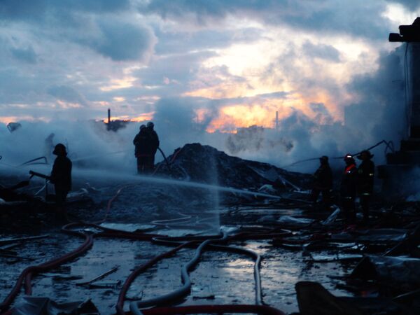Тушение пожара в торгово-выставочном комплексе Вернисаж в Измайлово