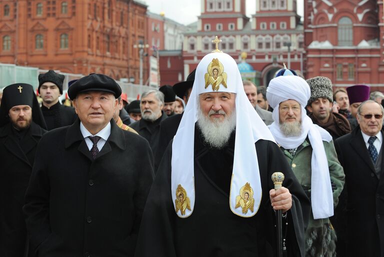 Патриарх Московский и Всея Руси Кирилл возглавил шествие, посвященное Дню народного единства