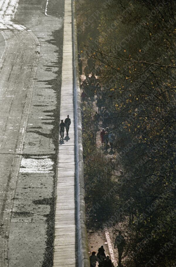 По ту и другую стороны Берлинской стены