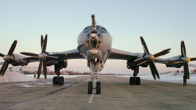 Противолодочный самолет Ту-142