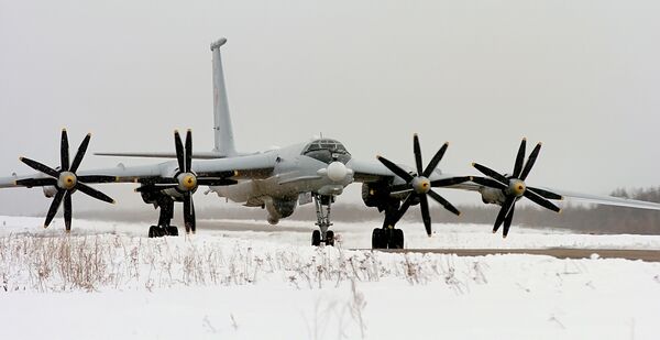 Противолодочный самолет Ту-142. Архив