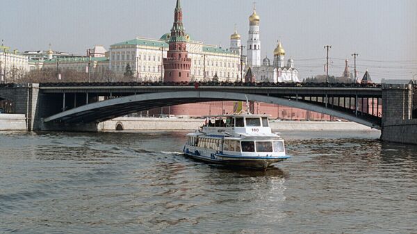 Вид на  Кремль со стороны Москва-реки. Архив