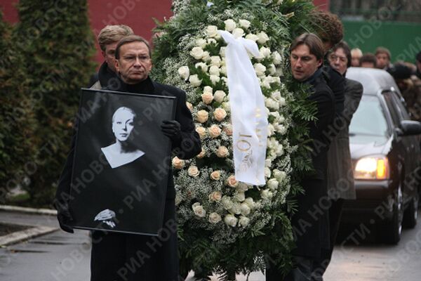 Похороны Алены Бондарчук