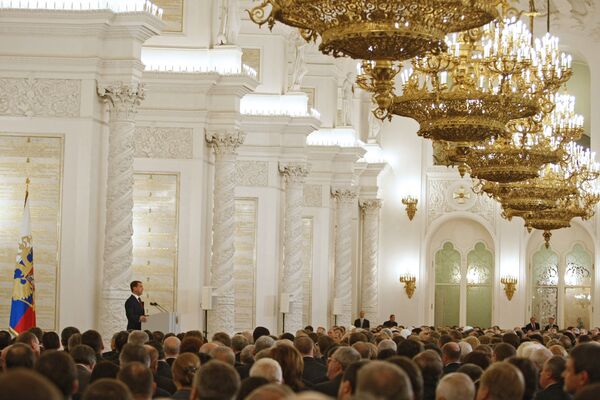 Первое послание президента РФ Д.Медведева Федеральному собранию