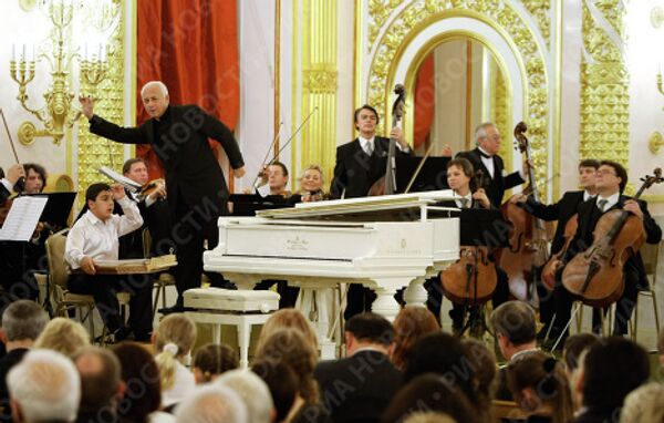 На заключительном концерте Международного фестиваля молодых исполнителей классической музыки стран СНГ Восходящие звезды в Кремле