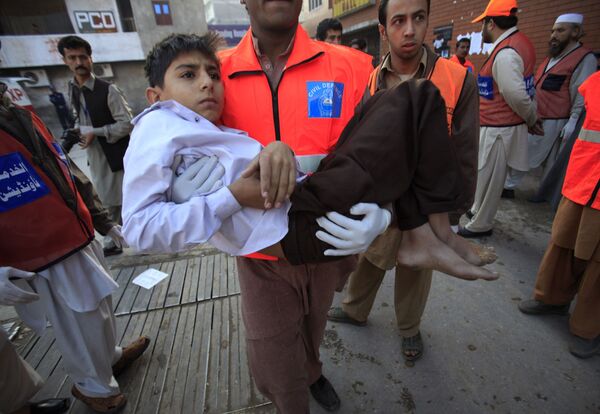 Мощный взрыв, прогремевший в пятницу у здания службы разведки на северо-западе пакистанского города Пешавар