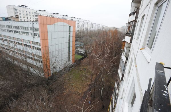 Пьяный офицер выбросил с 8-го этажа в Москве двух приемных дочерей