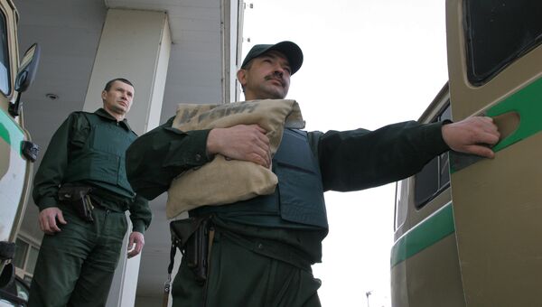 Милиция просит новгородцев о помощи в деле об ограблении инкассаторов