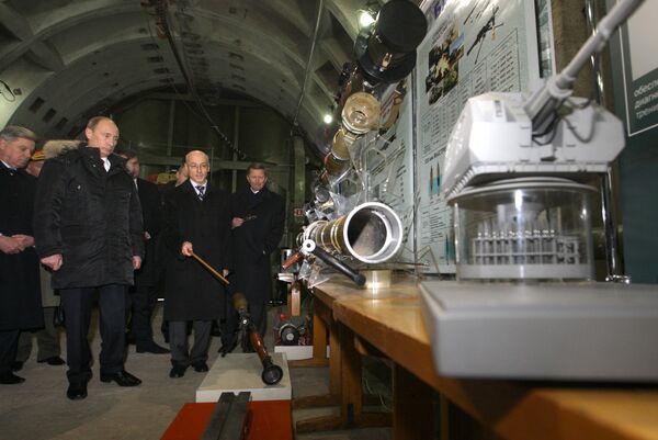 Премьер-министр РФ Владимир Путин посетил ФГУП Конструкторское бюро машиностроения в Коломне