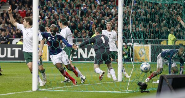 Игровой эпизод матча Франция - Ирландия