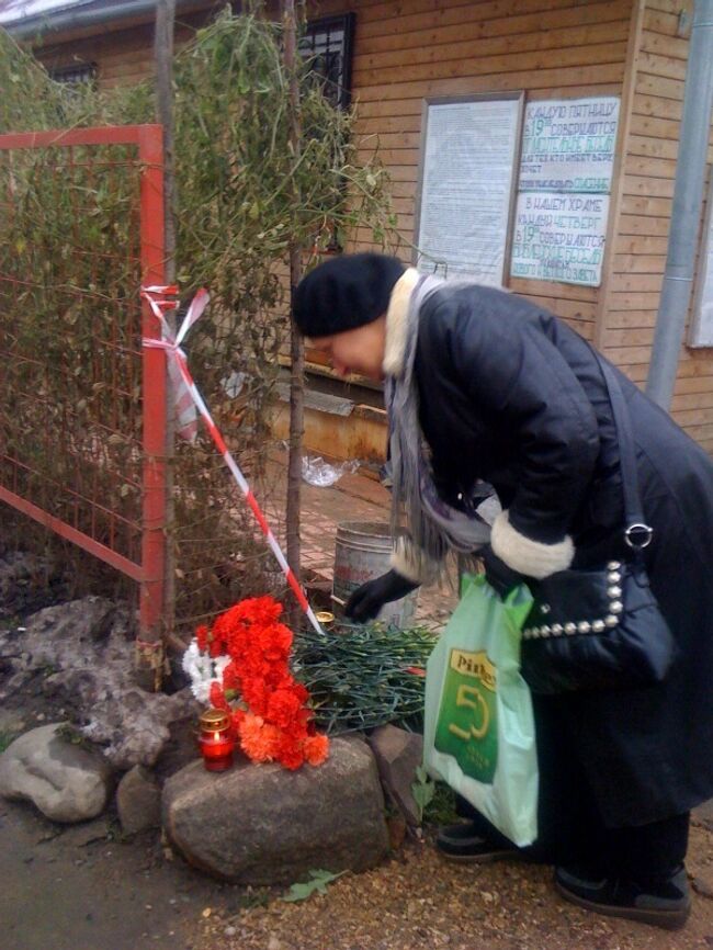 Желающие проститься с отцом Даниилом собираются на Кунцевском кладбище