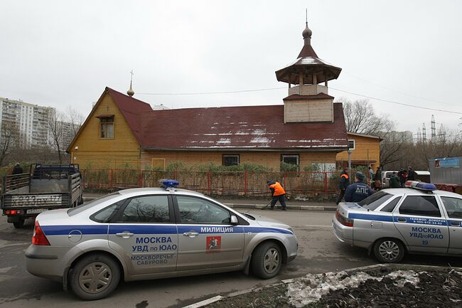 У храма апостола Фомы, где был убит отец  Даниил Сысоев