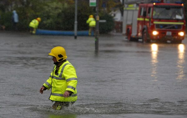 Полицейский стал жертвой сильных наводнений на северо-западе Англии