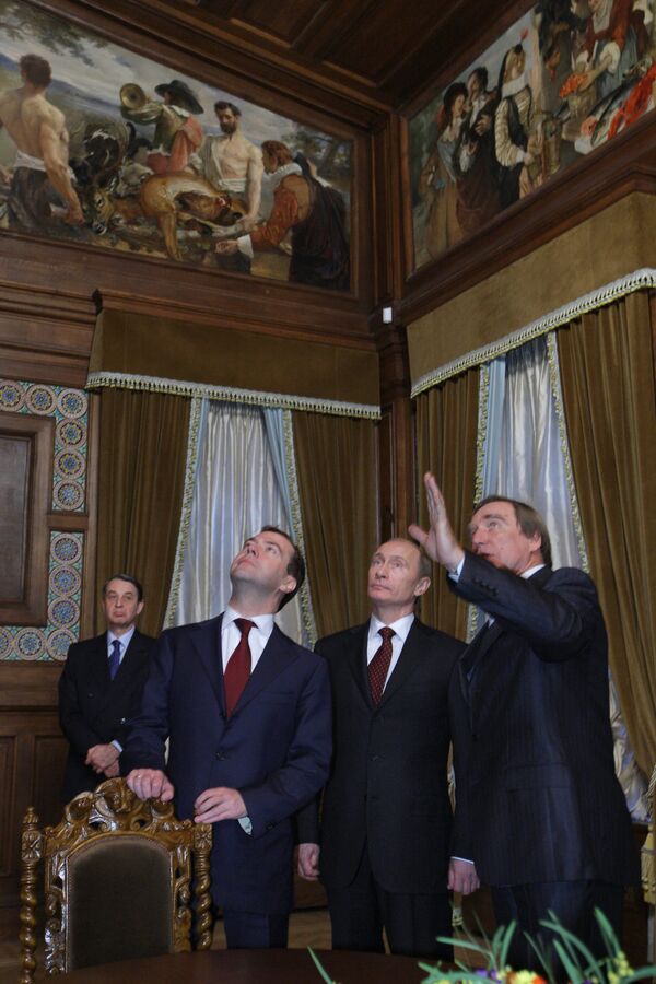 Дмитрий Медведев и Владимир Путин посетили Дом музыки в Санкт-Петербурге
