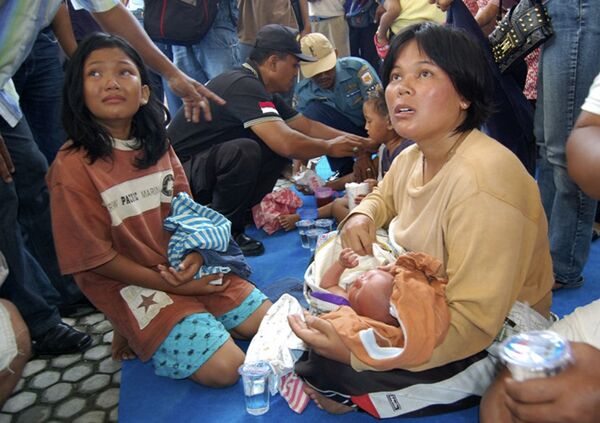 Крушение парома у берегов Суматры. По последним данным, были спасены 250 человек.