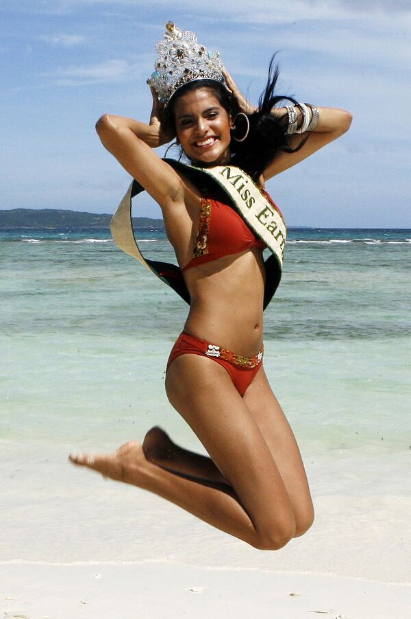Победительница конкурса Мисс Земля-2009 студентка из Бразилии Ларисса Рамос