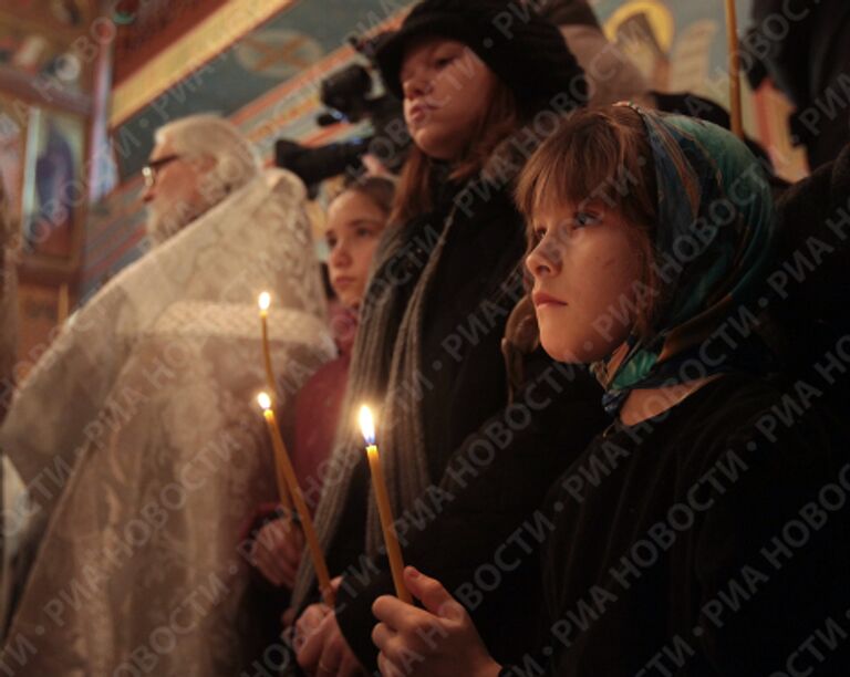 Отпевание иерея Даниила в храме святых апостолов Петра и Павла в Ясеневе