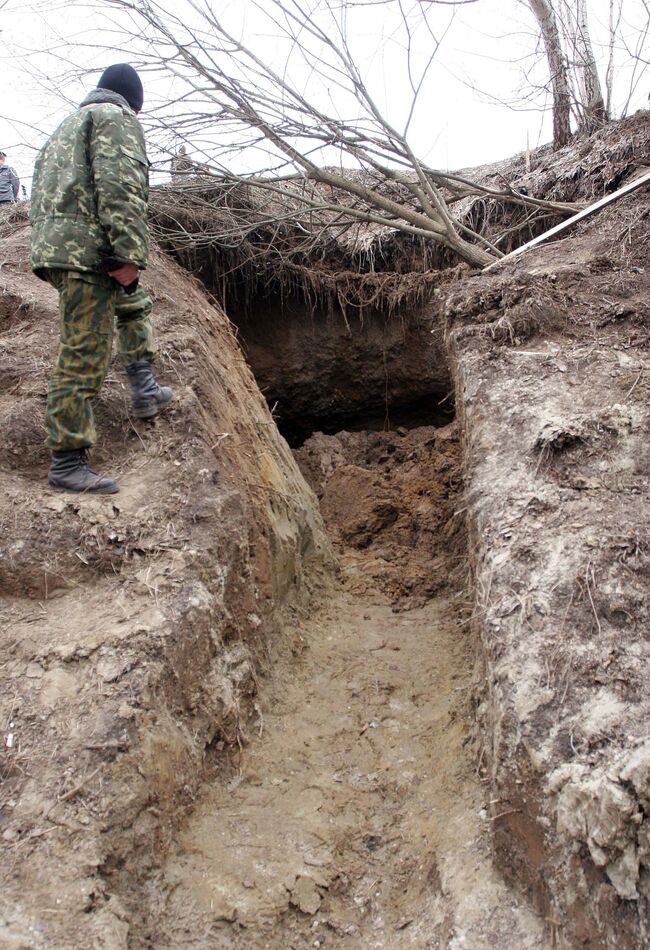 Подросток, выгнанный из дома, несколько месяцев жил в землянке