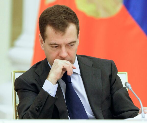 Медведев провел совещание по ликвидации последствий крушения Невского экспресса