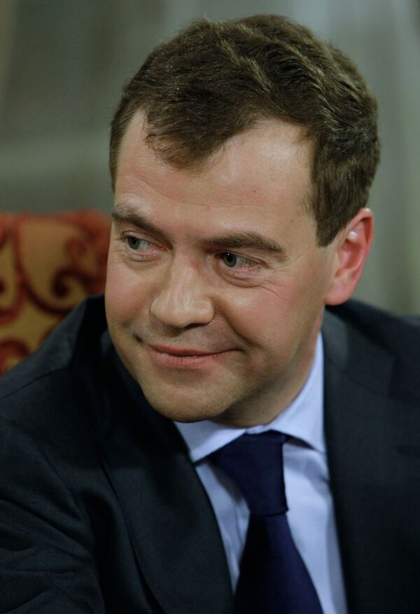 Медведев поддерживает производство дирижаблей