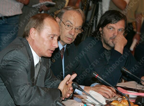Встреча президента России с членами жюри, участниками и гостями 29 Московского международного кинофестиваля