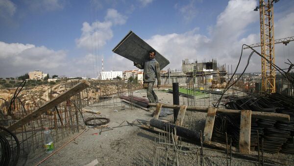 Новая бетонная стена на границе с Египтом «для спасения страны от террористов и нелегальных эмигрантов» 