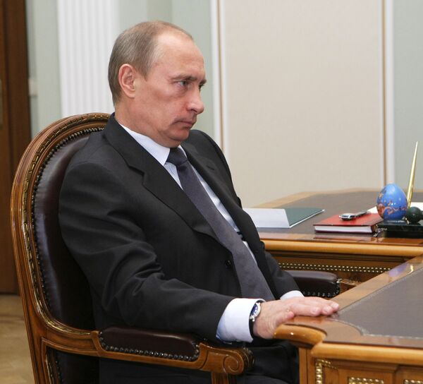 Путину поступают вопросы о моногородах, Невском эспрессе и дорогах