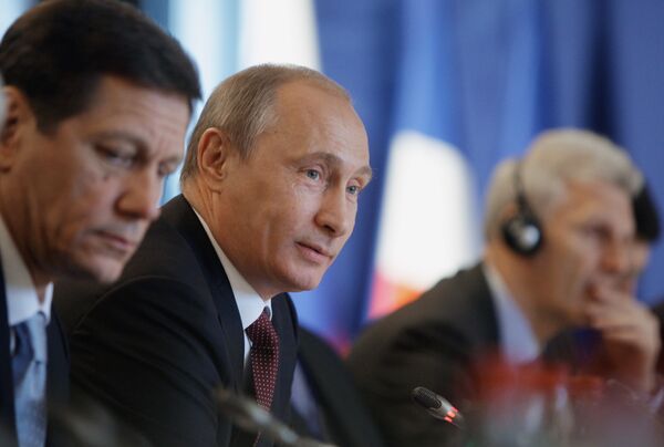 Путин на заседании Российско-Французской комиссии