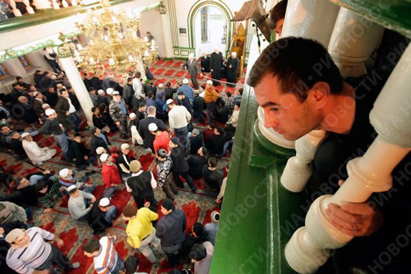 В Московской соборной мечети в день праздника жертвоприношения Курбан-Байрам