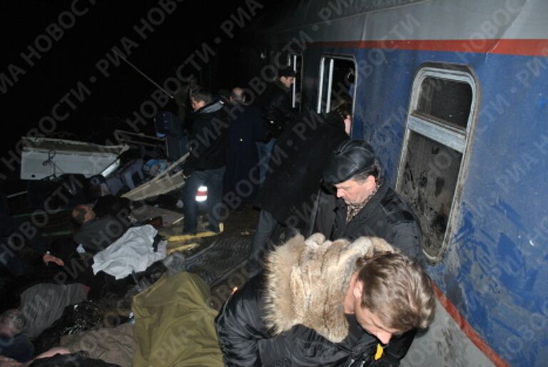 Поезд Невский экспресс сошел с рельсов в Новгородской области